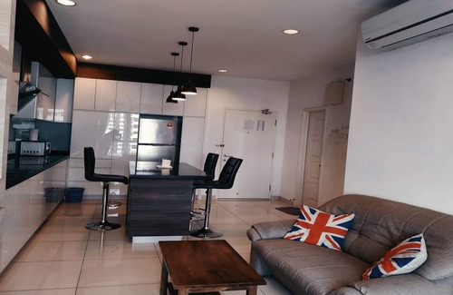 Downtown George Town Apartment | Mansion One Suites By Merlene