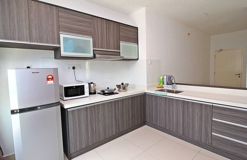 Downtown George Town Apartment | Mansion One Suites By Merlene