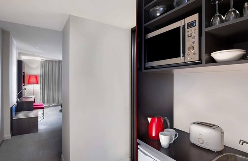 Adelaide Central Business District Hotel | Mantra Hindmarsh Square Adelaide