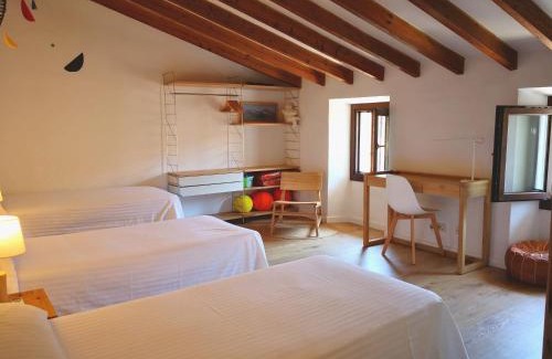 Alaro House | Manyolas 93