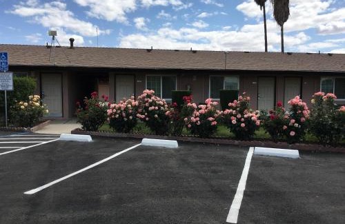 Los Banos Hotel | Maple Inn and Suites Los Banos