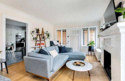 Seattle House | Maple Leaf Craftsman - Hot Tub, AC, Dog Friendly