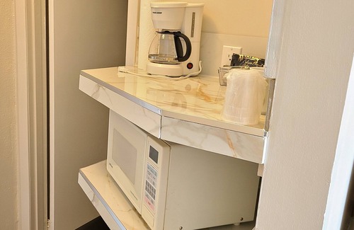 Goderich Hotel | Maple Leaf Motel