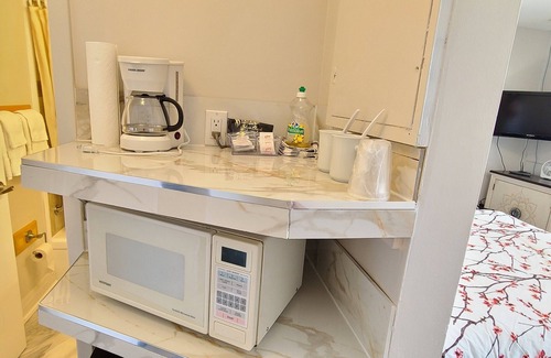 Goderich Hotel | Maple Leaf Motel