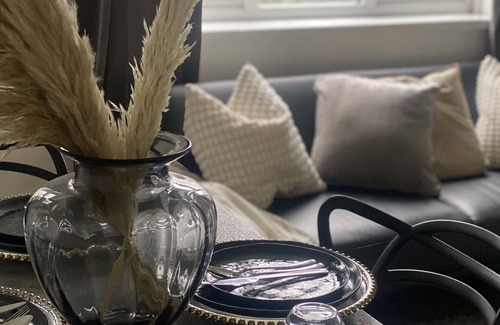 Woodside Apartment | Maple Lodge