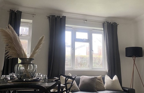 Woodside Apartment | Maple Lodge