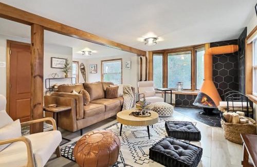 Ellicottville House | Maples Retreat - 2 Acres - Fireplace