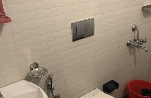 Mararikulam Bed & Breakfast | Marari John Villa: Serene Bliss by Sandy Beach & Gardens at Marari. 🏡🌊