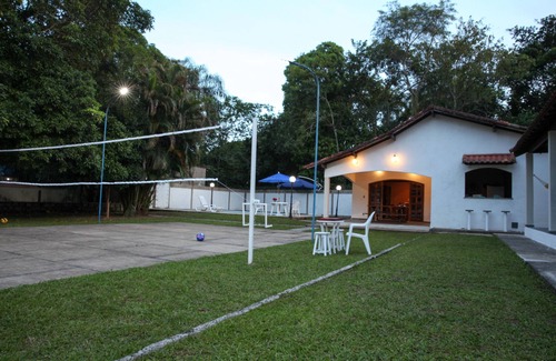 Guapimirim House | Maravilhosa Casa com Lazer Completo: Piscina, Rio, Salão de Jogos, Quadra e Mais