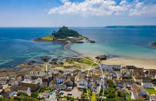 Marazion House | Marazion Beach Town House with Private Parking