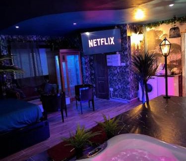 La Valette-du-Var Apartment | Marbella Logement privatif -Jacuzzi-Sauna