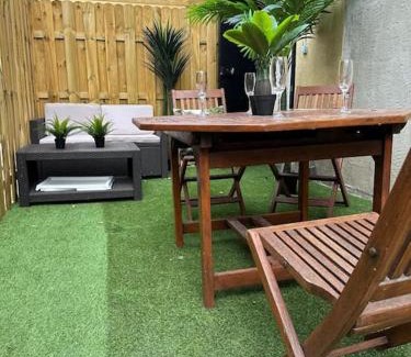 La Valette-du-Var Apartment | Marbella Logement privatif -Jacuzzi-Sauna