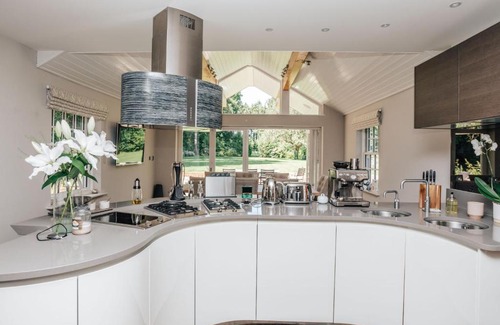 Henley-on-Thames House | Marble House - Heated Indoor Pool, Gym, Cinema
