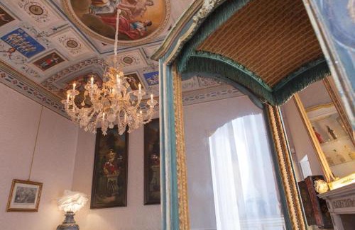 Fermo Apartment | MarcheAmore - Stanze della Contessa, Luxury Flat with private courtyard