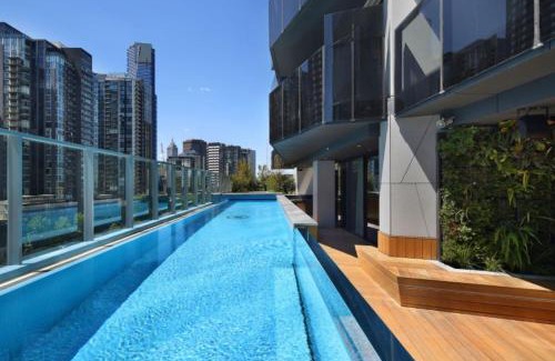 Southbank Apartment | Marco Metropolitan Escape
