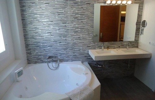 Dos Hermanas Hotel | Mare Hotel
