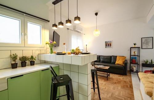 Kypseli Apartment | Marilora's House. Charming Urban Retreat