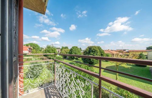 Somma Lombardo Apartment | Marilyn - Modern and Cozy Apartment