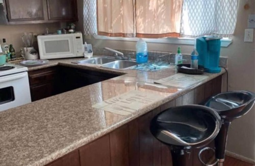 Clodine House | Marilyn Monroe themed cozy Townhome