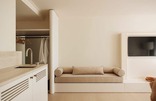 Nelson Bay Hotel | Marina Resort