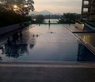 Lumut Apartment | Marina sunset view