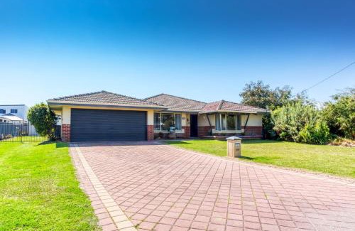 Geographe House | Marine Holiday Home - Geographe