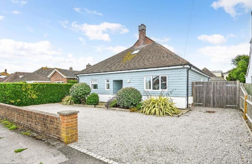 East Wittering House | Marine House by inspirestays-com