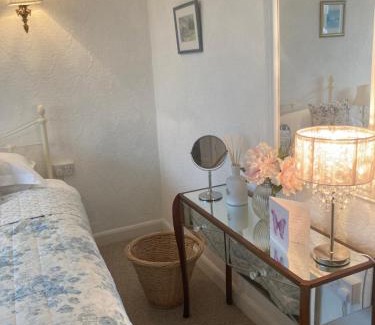 Bexhill-on-Sea House | Mariners Corner