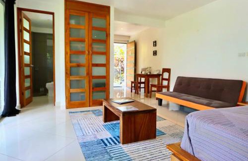 Valle Pura Vida Apartment | Mariposa, 1BR Apart in Villa Mar y Sol, Pool, Balcony, and Wildlife