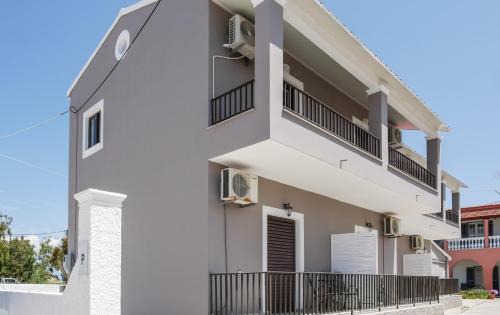 Sidari Apartment | Mariposa Apartments next to the Sea