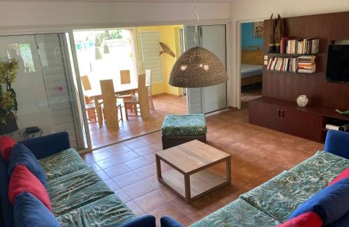 Bas du Fort Apartment | Marisol les pieds dans l eau