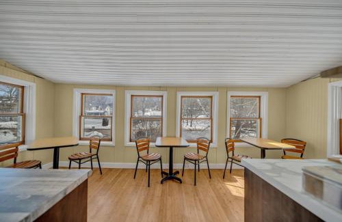 Marmora Apartment | Marmora and Lake Inn Superior Apartment-Victorian Diner Restaurant