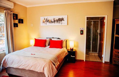 Thabazimbi Cabin | Maroela Guest Lodge