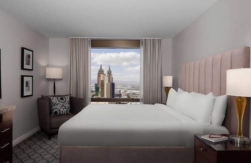 Las Vegas Resort | Marriott's Grand Chateau - Many Dates Available!