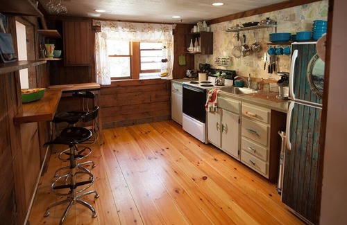 Edgartown Cottage | Martha's Vineyard 3BR, Pets Ok, 10 Min Walk to Beach or Shops!