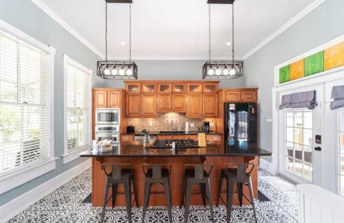 Historic District Apartment | Martin A -Private historic district apt with pool-suite A
