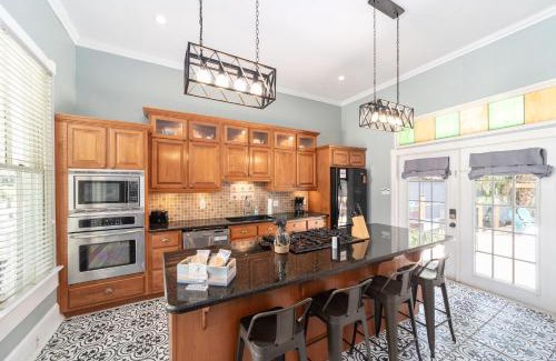 Historic District Apartment | Martin A -Private historic district apt with pool-suite A