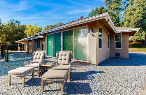 Oakhurst House | Martin and Helen’s Hideaway