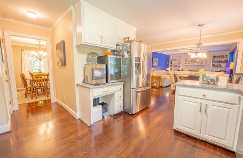 Martinsville Apartment | Martinsville Gem | Fireplace, Pets, Near the Park