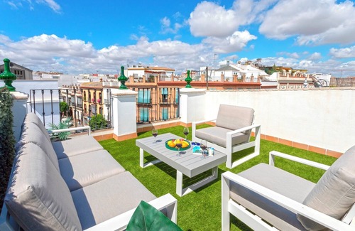 Triana Apartment | Marvelous Penthouse With 3 Terraces in Triana. Castilla III