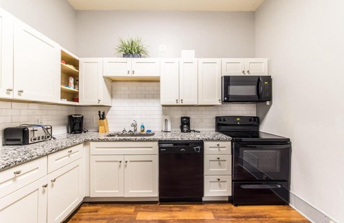 Downtown St. Louis Apartment | MARVELOUS - Team House