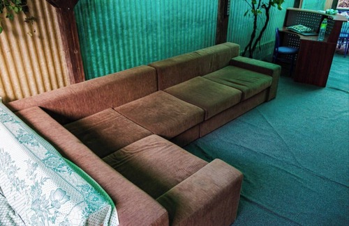 Chisinau House | Mary&George Guest Hause