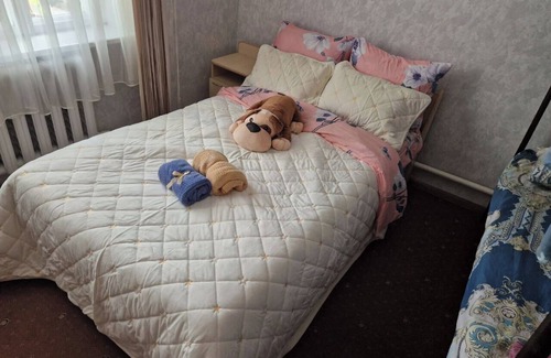 Chisinau House | Mary&George Guest Hause