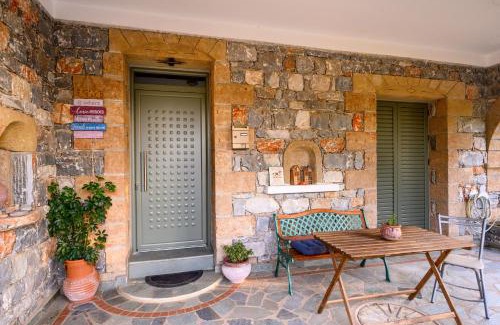 Kardamyli House | Mary stone house