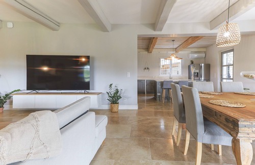 Noves Villa | Mas Carla - Luxury home located in the typical Provençal town of Noves (Bouches-du-Rhône).