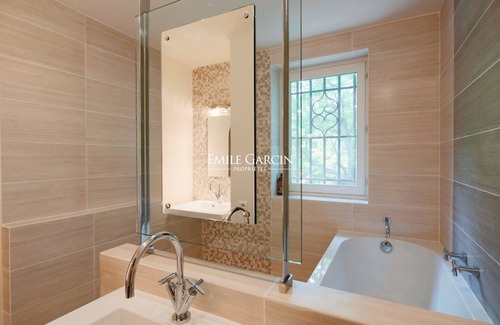 Lauris Other | Mas for rent in Lauris in the village, in the heart of the South Luberon