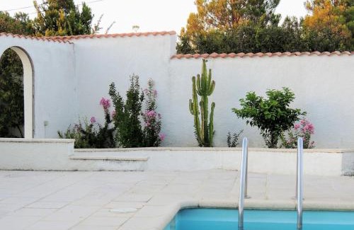 Montesquieu-des-Alberes House | Mas Les Romarins