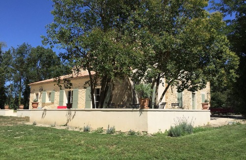 Sorgues House | Mas provencal with old pool very quiet close to Chateauneuf du Pape