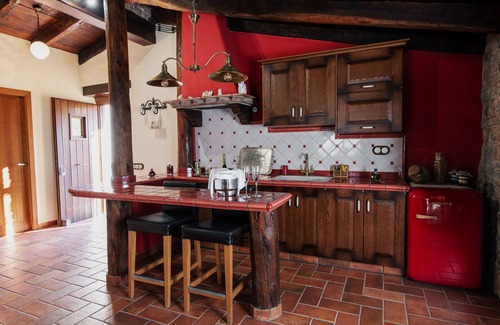 Bigues I Riells Bed & Breakfast | Masia Can Viver - Olive oil tourism B&B