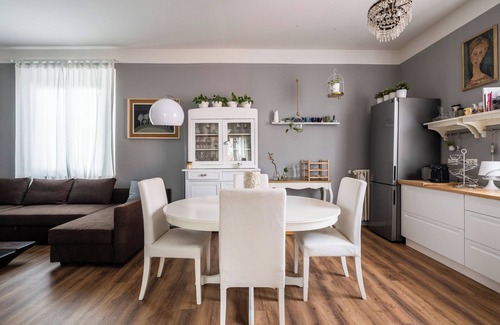 Scandellara Apartment | Massarenti Elegant Apartment